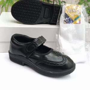 Girls school shoe